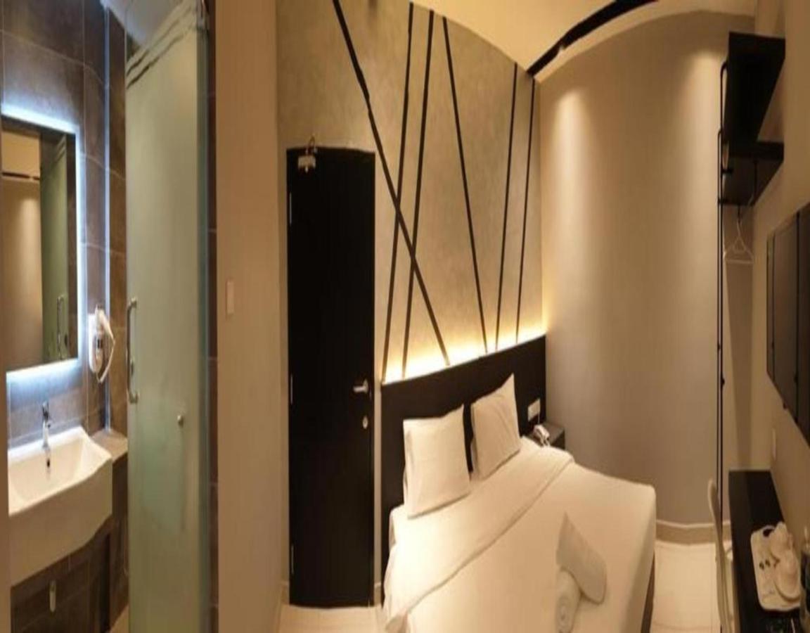 Suite Dreamz Hotel Banting Бантинг Экстерьер фото
