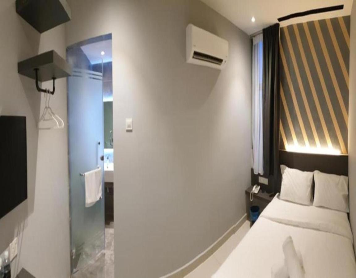 Suite Dreamz Hotel Banting Бантинг Экстерьер фото