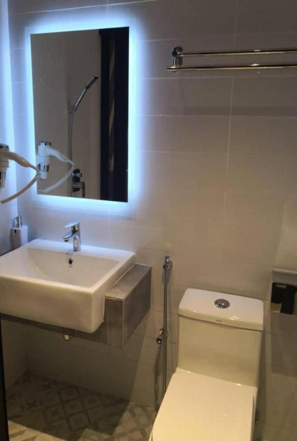 Suite Dreamz Hotel Banting Бантинг Экстерьер фото